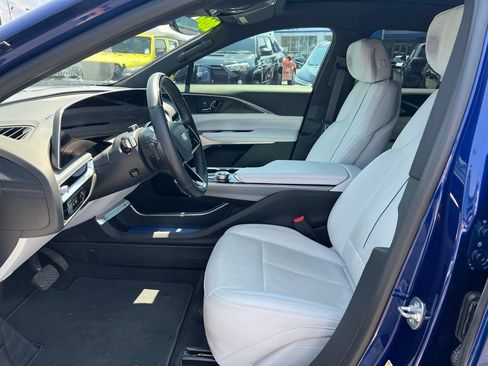 Used 2024 Cadillac Lyriq Luxury AWD/4WD image 25