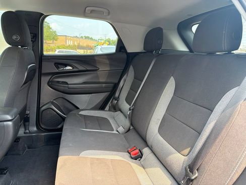 Used 2025 Chevrolet TrailBlazer LT FWD image 25