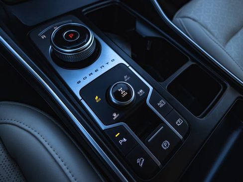 Used 2023 Kia Sorento EX image 29