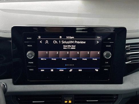 Used 2025 Volkswagen Jetta SE FWD image 15
