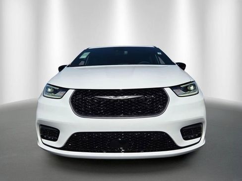 New 2026 Chrysler Pacifica Select FWD image 2