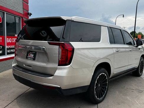 Used 2021 GMC Yukon XL Denali w/ Denali Premium Package AWD/4WD image 6