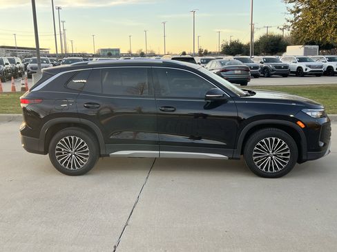 Certified 2025 Volkswagen Tiguan S image 11