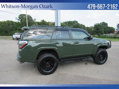 Used 2022 Toyota 4Runner TRD Off-Road Premium w/ Moonroof Package AWD/4WD image 18