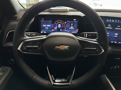 New 2025 Chevrolet Suburban Premier image 9