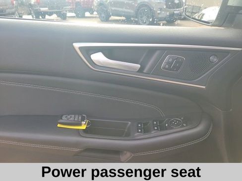 Used 2024 Ford Edge Titanium image 15