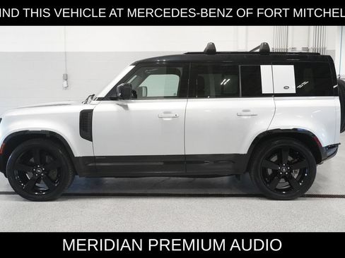 Used 2021 Land Rover Defender 110 X-Dynamic SE AWD/4WD image 3