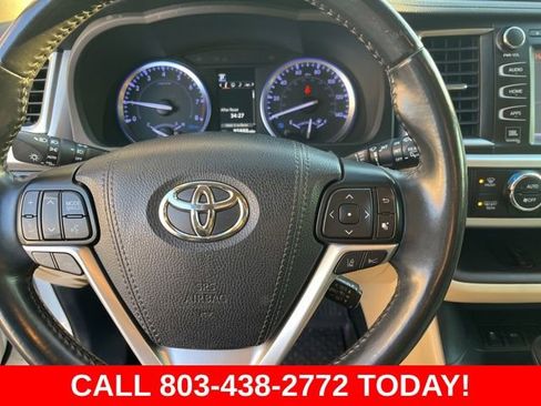Used 2019 Toyota Highlander Limited image 19