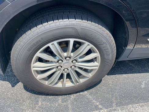 Used 2019 Cadillac XT5 Luxury FWD image 6