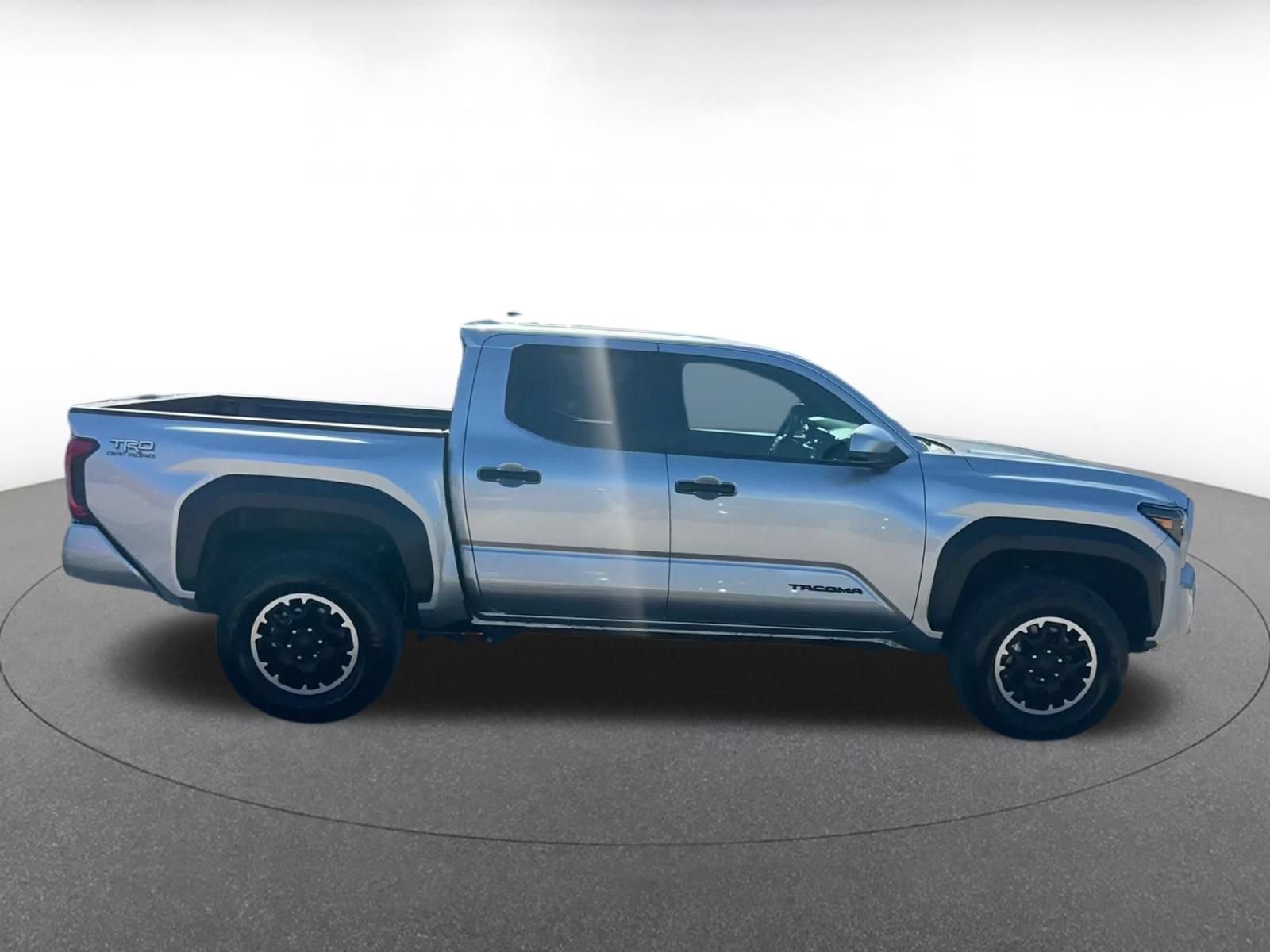 Used 2025 Toyota Tacoma TRD Off-Road AWD/4WD image 15