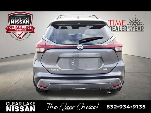 Used 2021 Nissan Kicks SR w/ Interior Electronics Package FWD image 6