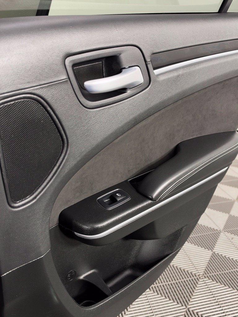 Used 2023 Chrysler 300 C RWD image 35