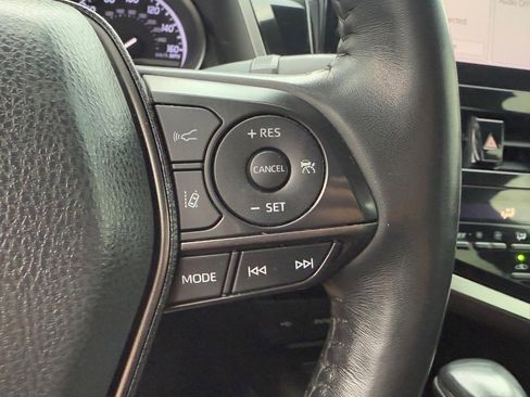 Used 2022 Toyota Camry XSE image 19
