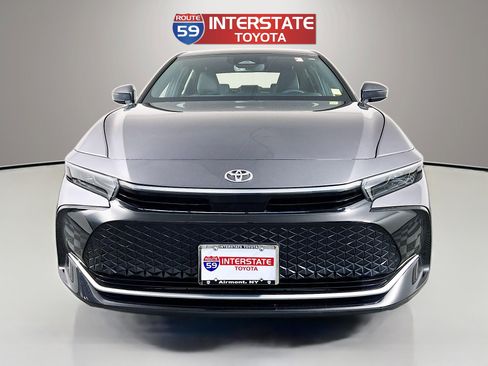 Certified 2023 Toyota Crown AWD/4WD image 2