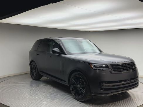 Used 2024 Land Rover Range Rover SE AWD/4WD image 8