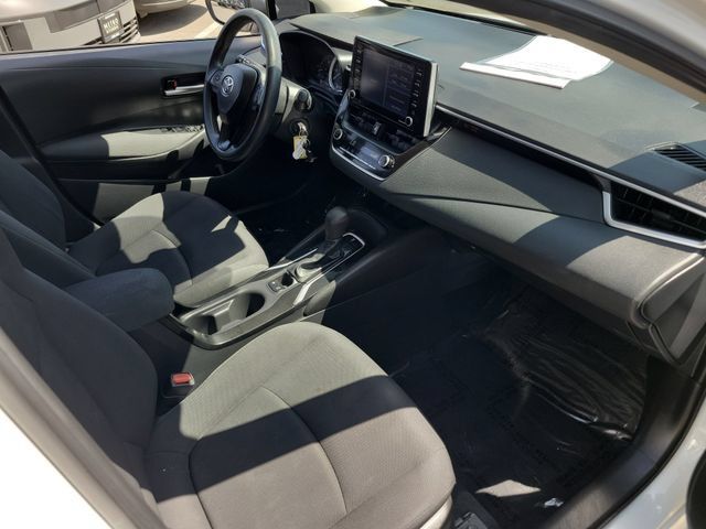 Used 2021 Toyota Corolla LE FWD image 18
