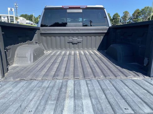 Used 2021 Chevrolet Silverado 1500 LT Trail Boss w/ Convenience Package II AWD/4WD image 10