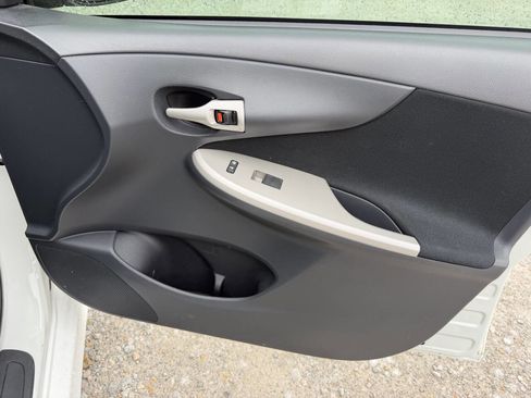 Used 2012 Toyota Corolla S FWD image 22