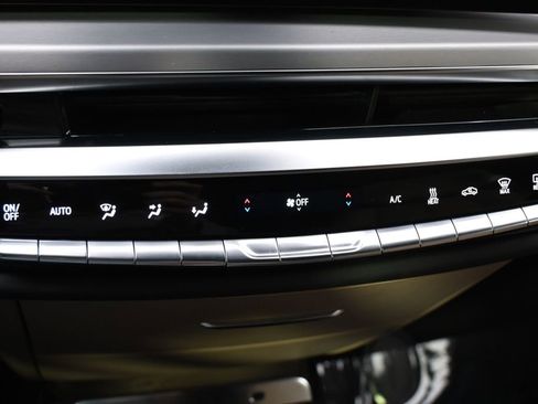 New 2025 Cadillac Lyriq Luxury w/ Nappa Leather Package AWD/4WD image 31