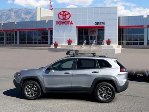Used 2020 Jeep Cherokee Trailhawk w/ Comfort/Convenience Group AWD/4WD image 6