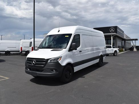 New 2025 Mercedes-Benz Sprinter 2500 image 1