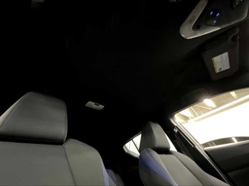 Used 2022 Toyota C-HR XLE image 13