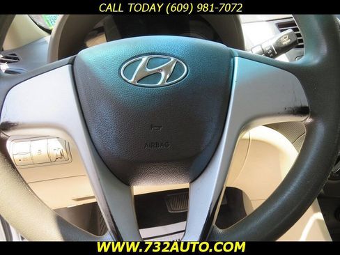 Used 2012 Hyundai Accent GLS FWD image 27