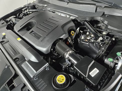 Used 2021 Land Rover Range Rover Sport HST image 24