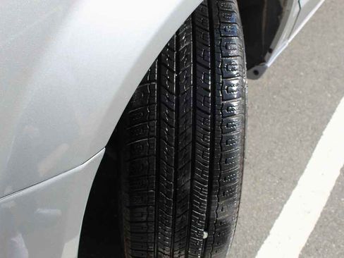 Used 2015 Dodge Grand Caravan SE image 29