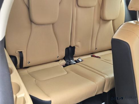 Certified 2023 Kia Carnival LX FWD image 15