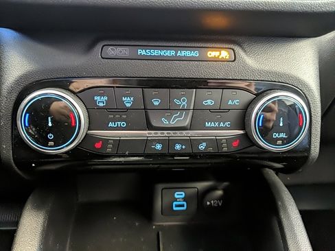 Certified 2022 Ford Escape SEL w/ Class II Trailer Tow Package image 19