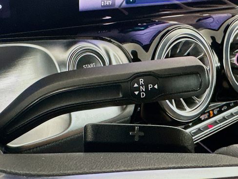 Used 2024 Mercedes-Benz EQB 250+ image 25