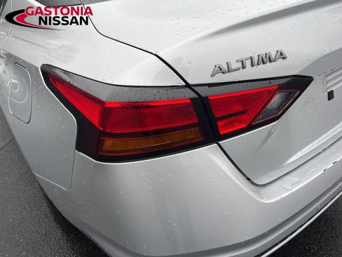 Used 2024 Nissan Altima 2.5 SV image 13