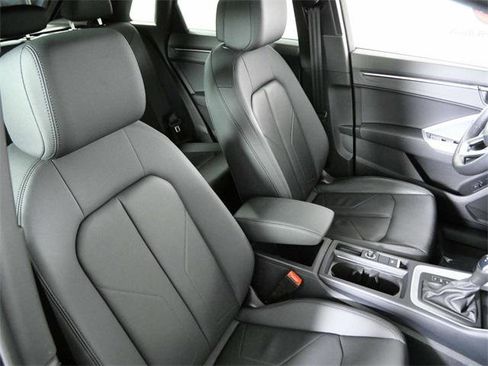 Used 2024 Audi Q3 2.0T Premium w/ Convenience Package image 12