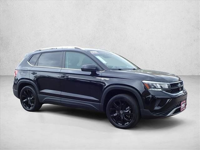 Used 2023 Volkswagen Taos SE AWD/4WD image 6