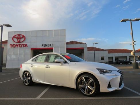 Used 2017 Lexus IS 200t image 14
