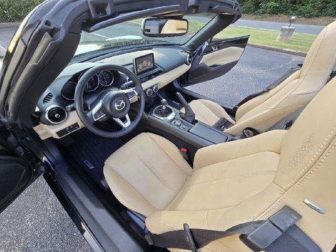 Used 2016 MAZDA MX-5 Miata Grand Touring RWD image 17