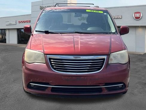 Used 2012 Chrysler Town & Country Touring w/ Entertainment Group #1 FWD image 2