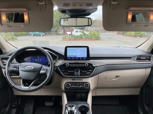 Used 2020 Ford Escape Titanium w/ Titanium Premium Package 2.0 image 31