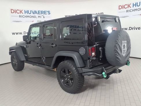 Used 2012 Jeep Wrangler Unlimited Rubicon AWD/4WD image 6