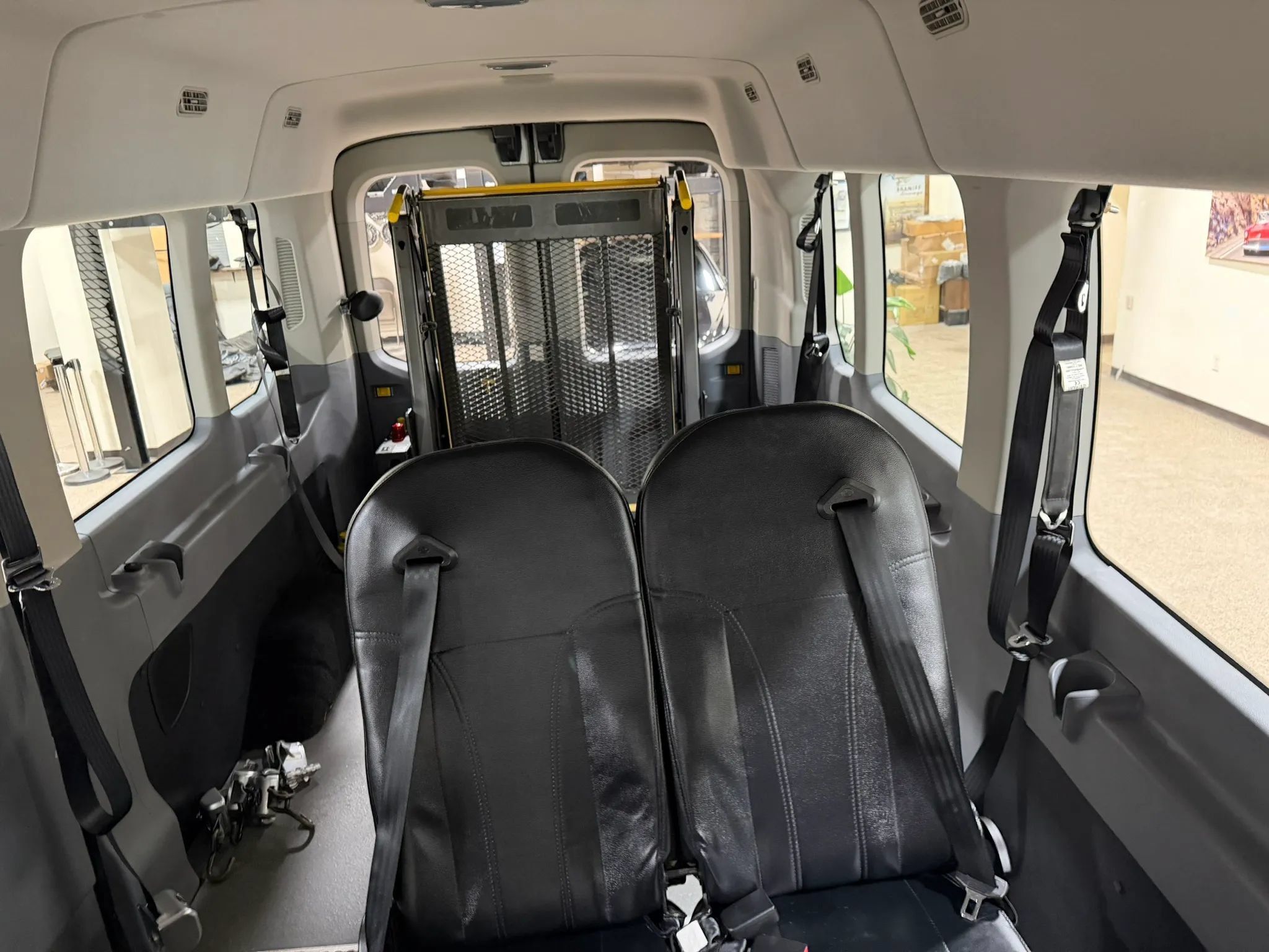 Used 2015 Ford Transit 350 XL RWD image 39