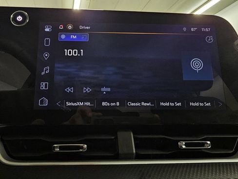 Used 2025 Chevrolet Equinox LT w/ Safety and Technology Package FWD image 16