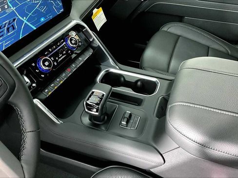 Used 2025 GMC Sierra 1500 Denali w/ Denali Reserve Package image 11