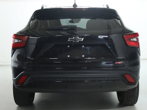 Used 2025 Chevrolet Trax RS w/ Sunroof Package FWD image 42