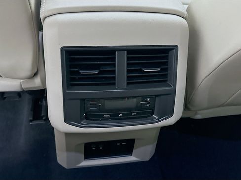 Used 2023 Volkswagen Atlas SE image 26