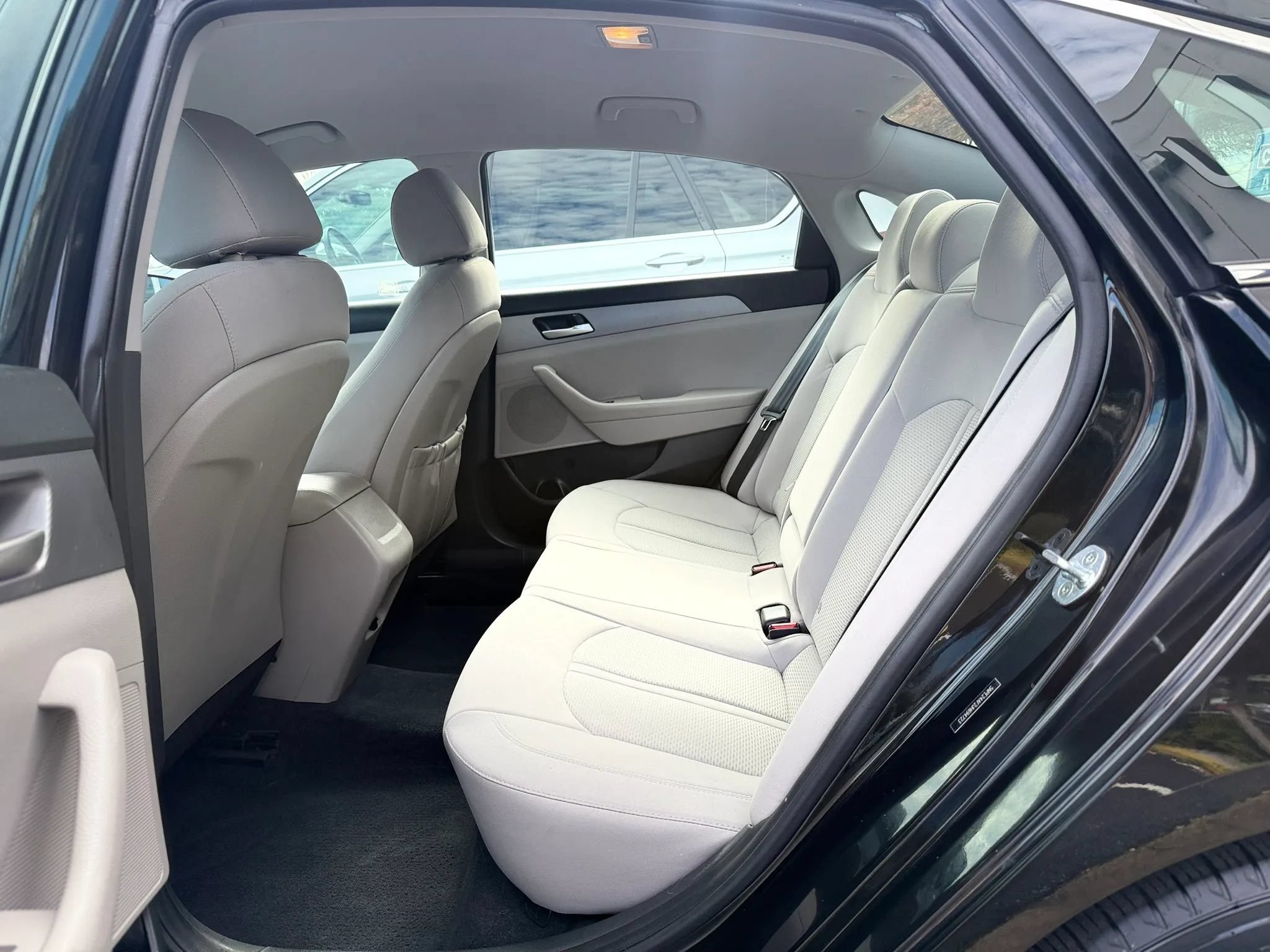 Used 2018 Hyundai Sonata SE FWD image 25