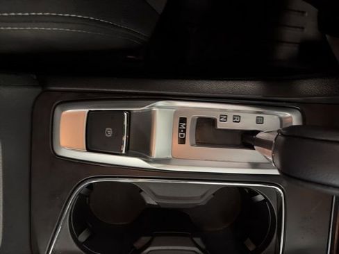 Used 2023 Subaru Ascent Premium w/ Convenience Package image 32