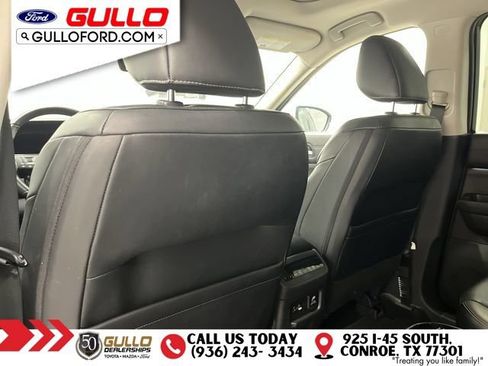 Used 2024 Nissan Pathfinder Platinum FWD image 16