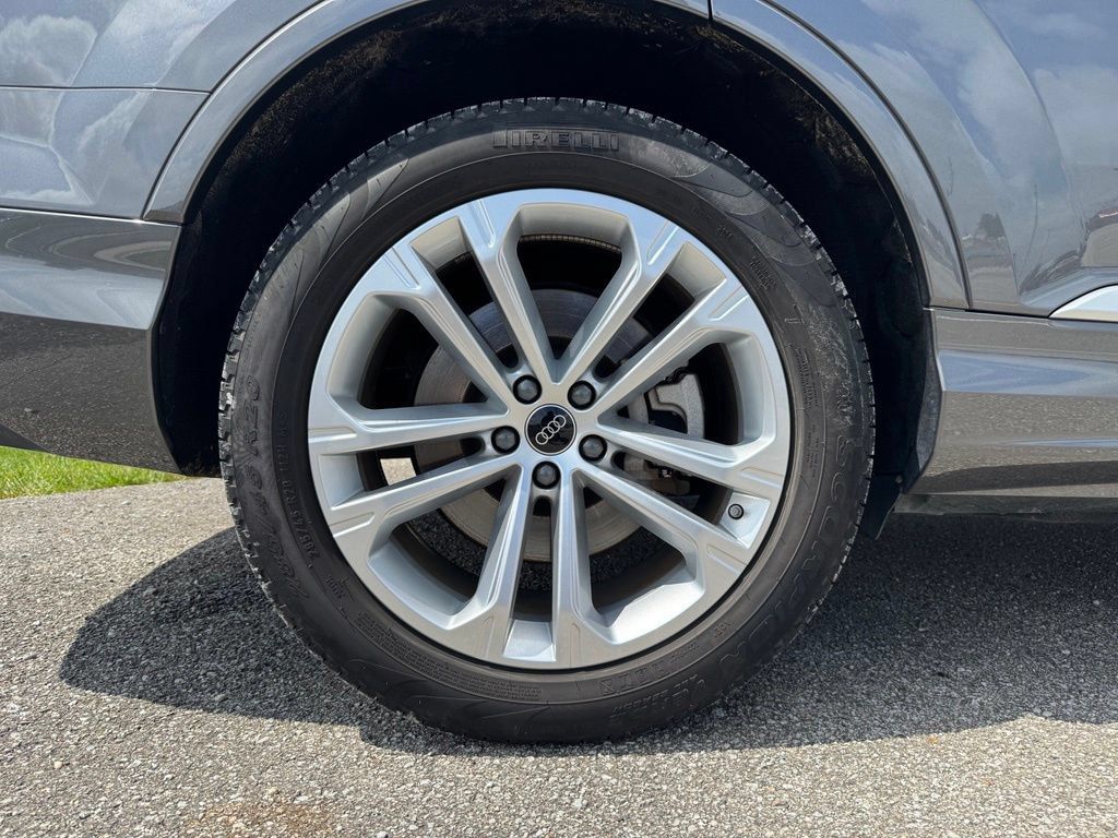 Used 2025 Audi Q7 3.0T Premium Plus AWD/4WD image 17