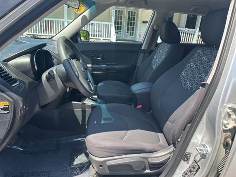 Used 2011 Kia Soul + FWD image 14